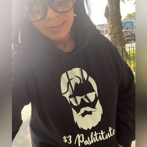 Meet your Posher, Lori - Picture 4 of 6